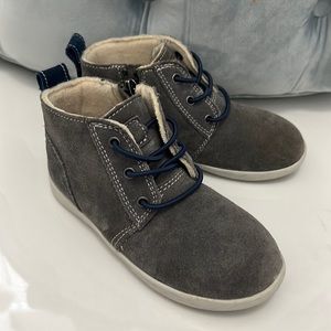 UGG TODDLER SIZE 9 Shoes